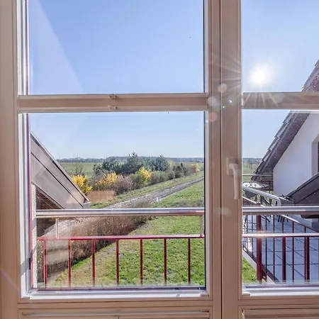 Storchenflug - Dachgeschosswohnung Mit Kamin & Balkon Am Fleesensee * 高恩莱宾