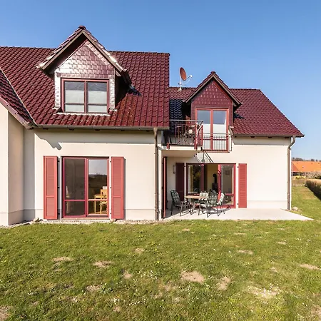 Storchenflug - Dachgeschosswohnung Mit Kamin & Balkon Am Fleesensee 高恩莱宾