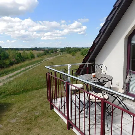 Storchenflug - Dachgeschosswohnung Mit Kamin & Balkon Am Fleesensee * 高恩莱宾